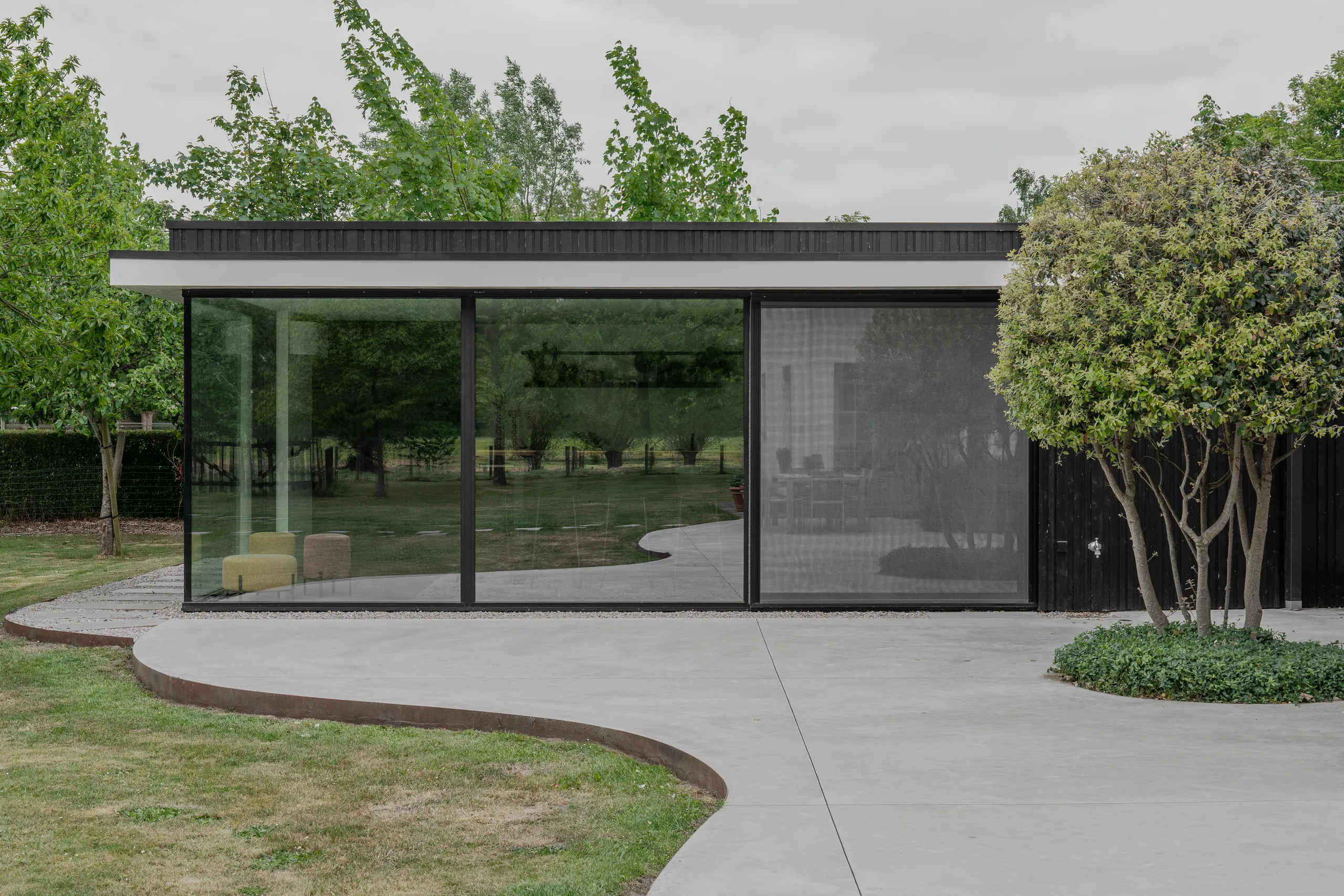 moderne aanbouw met platdak